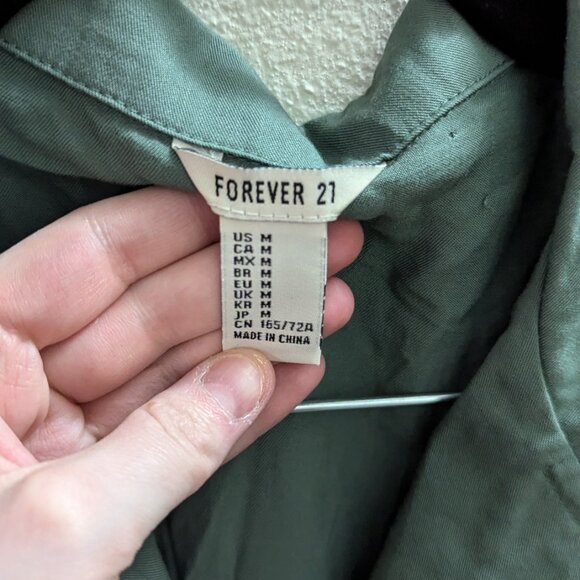 Short jumpsuit in sage green F21 size m - Picture 2 of 5